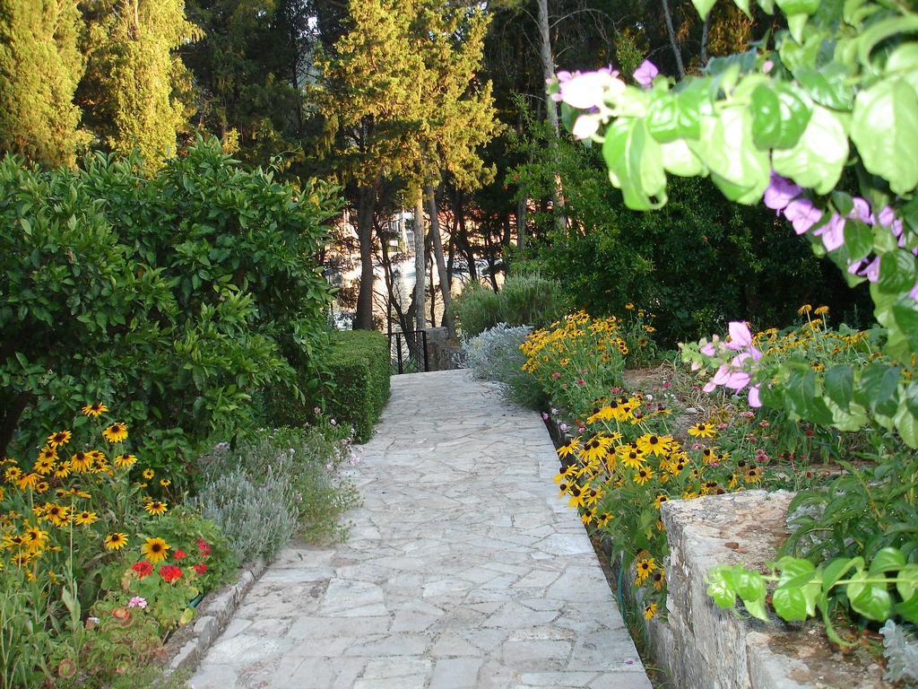 Apartments Lucija Stari Grad  Extérieur photo