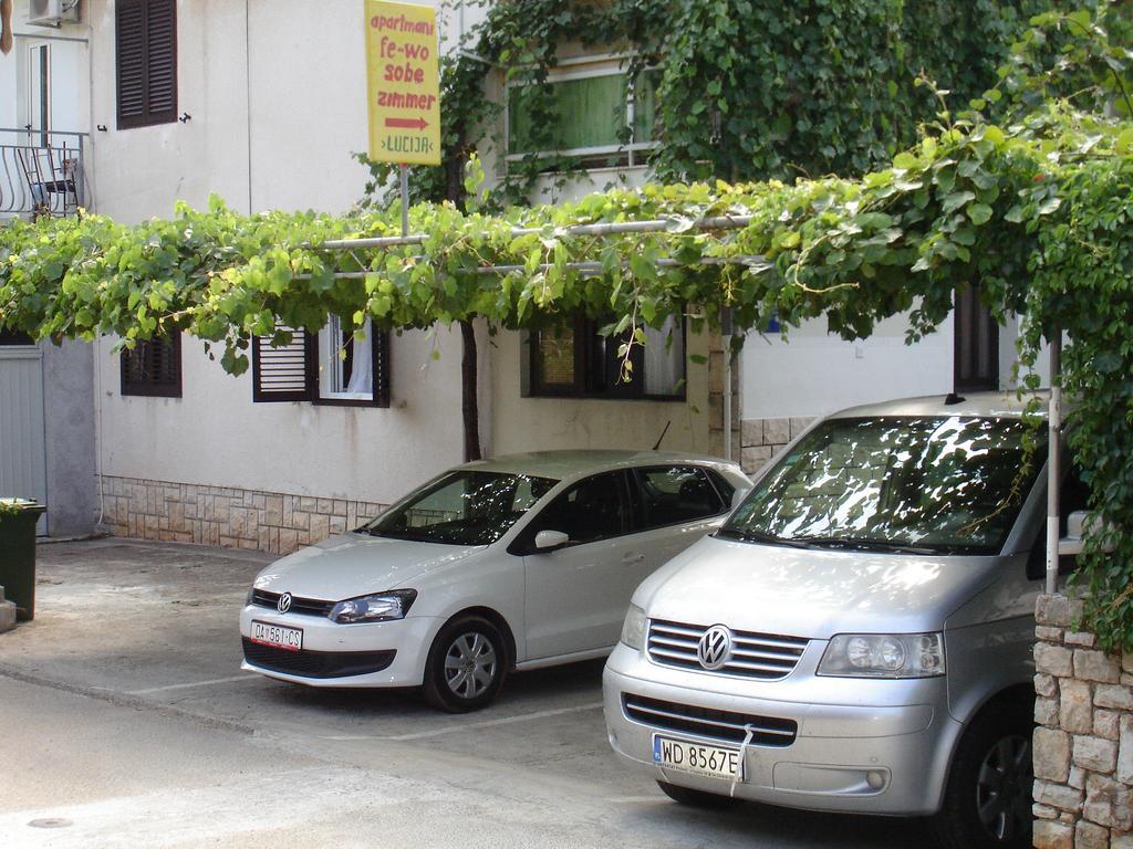 Apartments Lucija Stari Grad  Extérieur photo