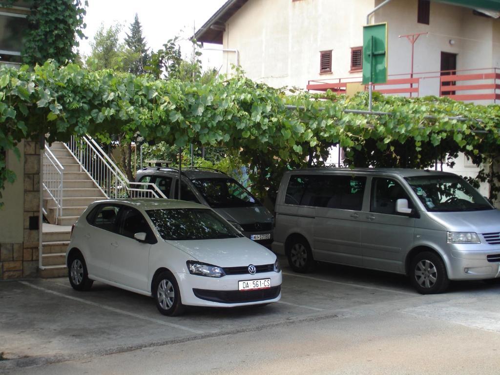Apartments Lucija Stari Grad  Extérieur photo