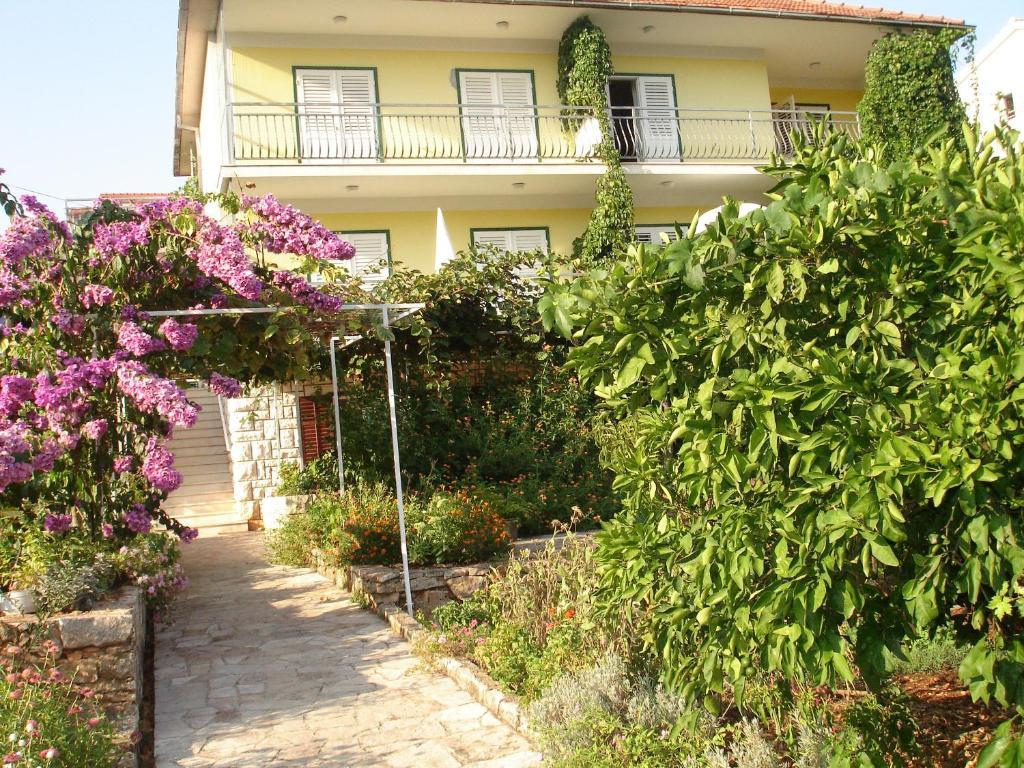 Apartments Lucija Stari Grad  Extérieur photo